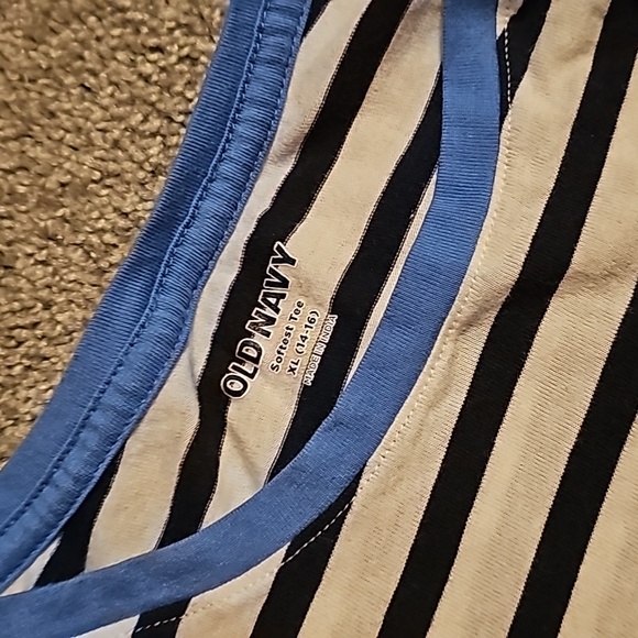 Old Navy Striped Tee #B5 - Picture 3 of 3